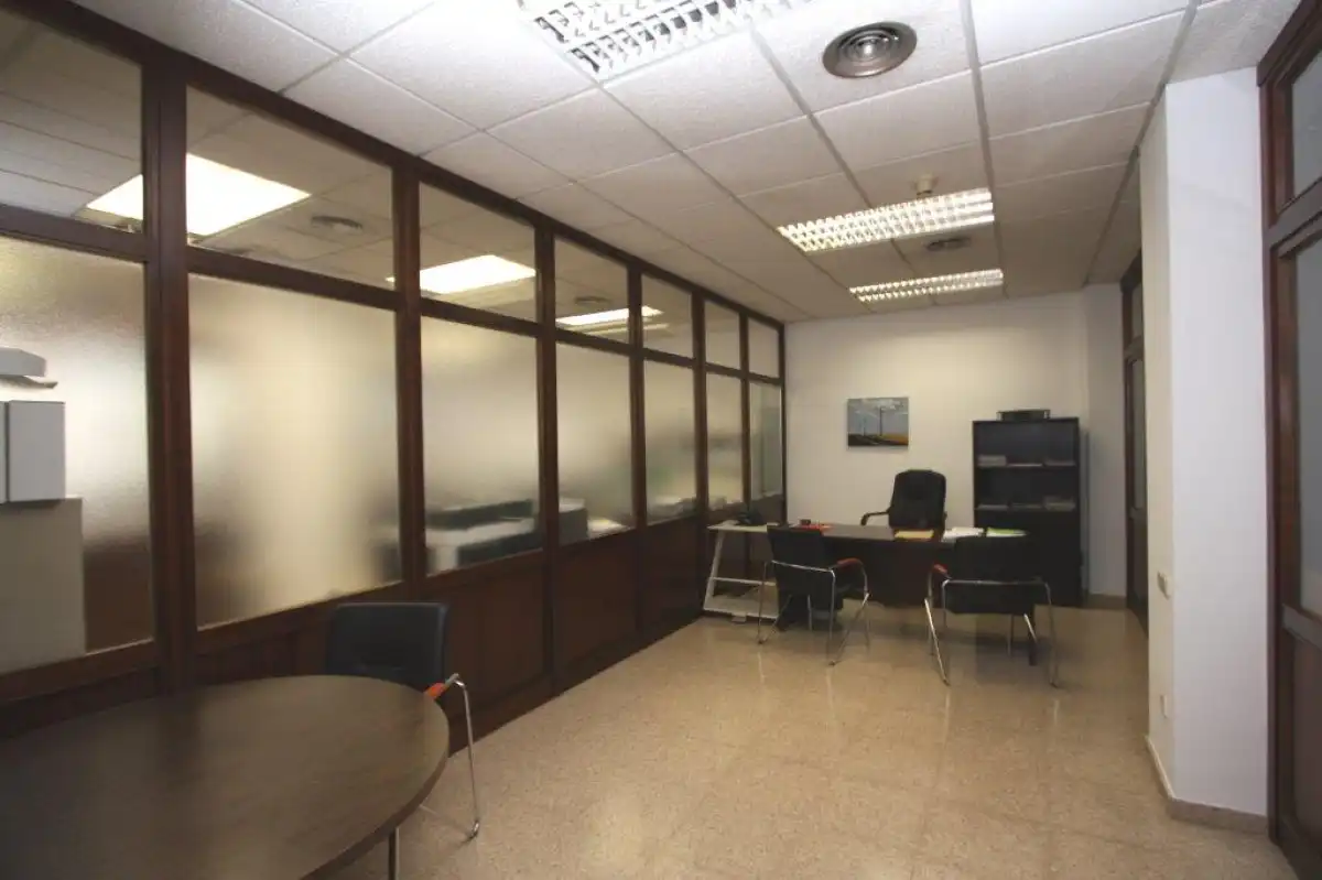 Oficina en venda en Sant Vicenç Dels Horts amb Aire condicionat