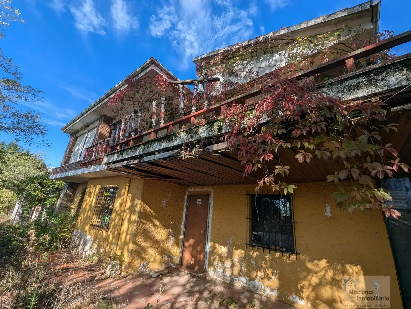 Casa amb piscina en venda a Valverde de la Virgen