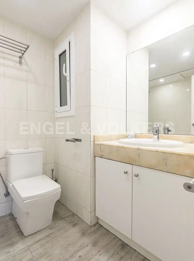 Baño de Piso en venta en Barcelona con Calefacción y Parquet