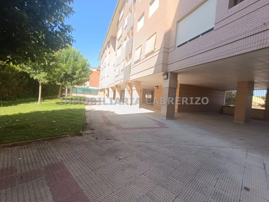 Parking de Piso en venta en  Logroño con Calefacción, Parquet y Terraza