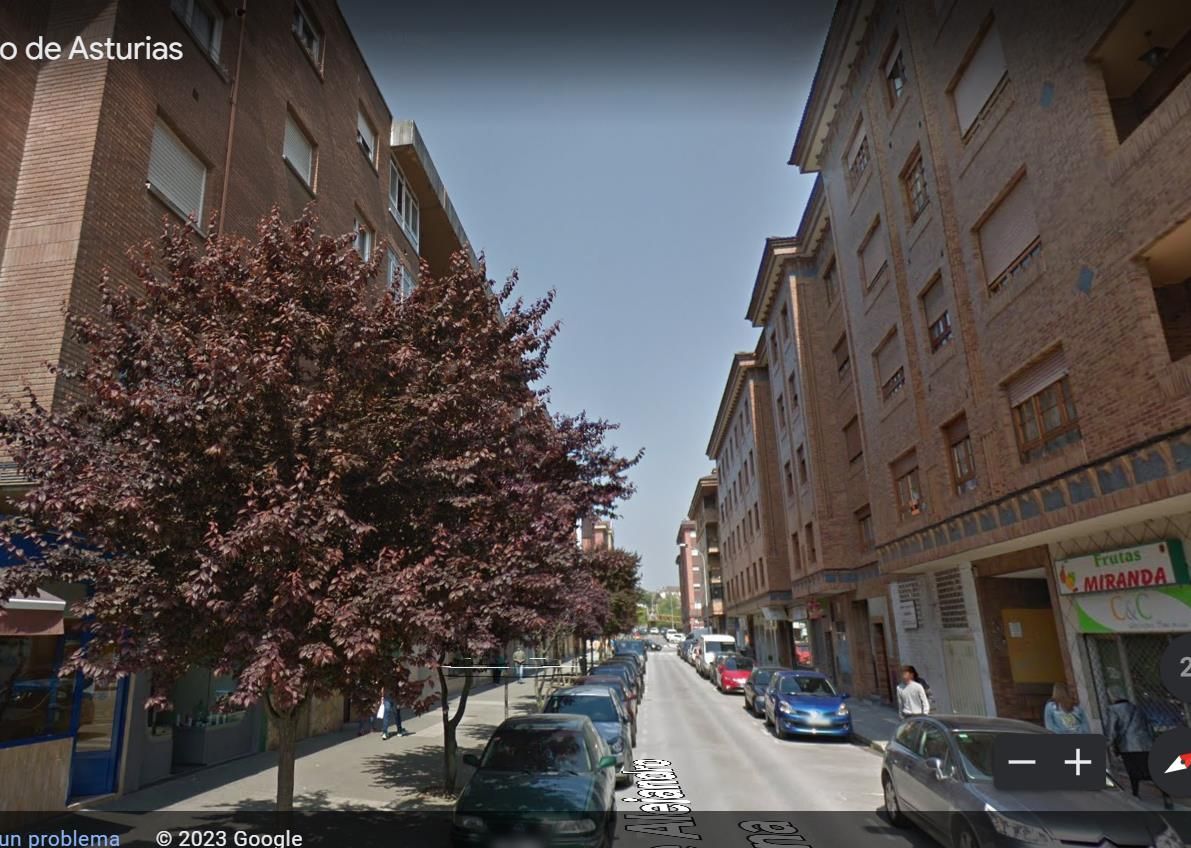 Garage to rent in Calle de Alejandro Casona, Lugones