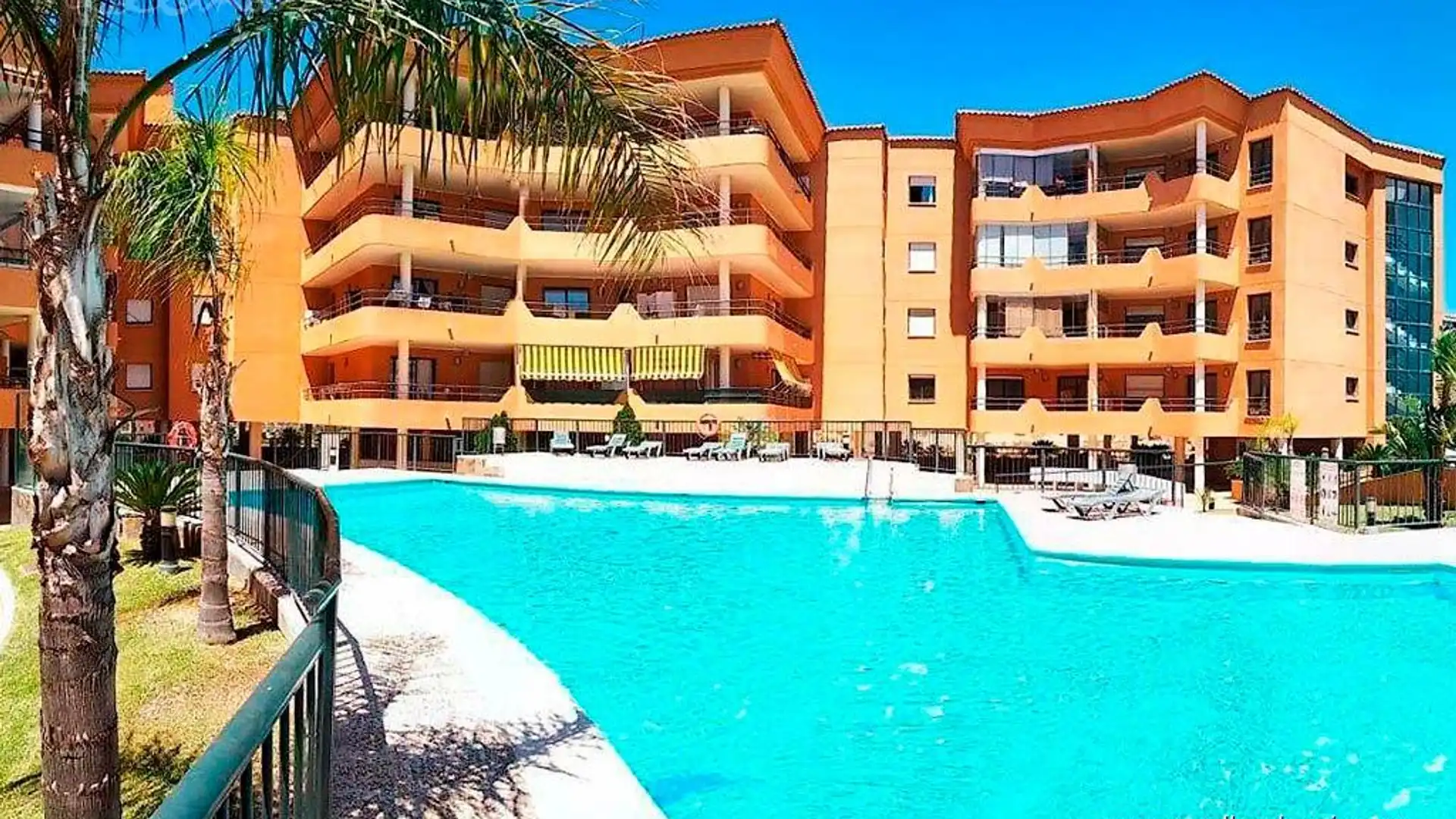 Swimming pool of Apartments for sale in Fuengirola  with Air Conditioner, Heating and Terrace