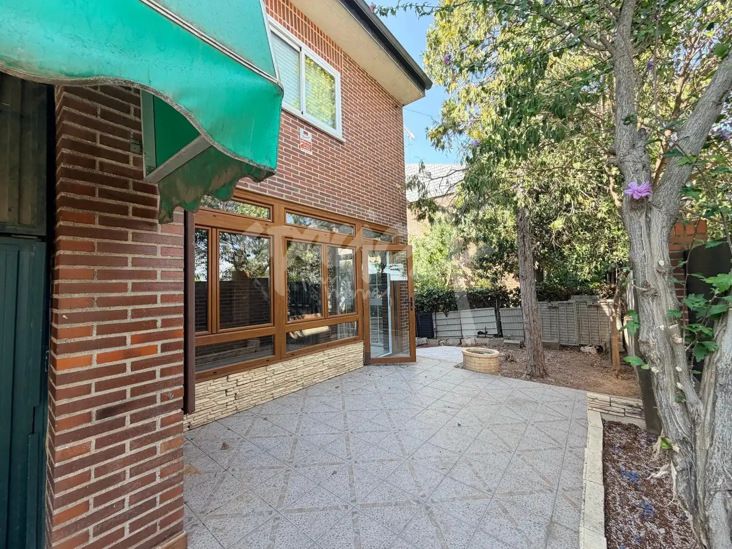 Exterior view of Houses for sale in Sevilla la Nueva  with Heating, Private garden and Terrace