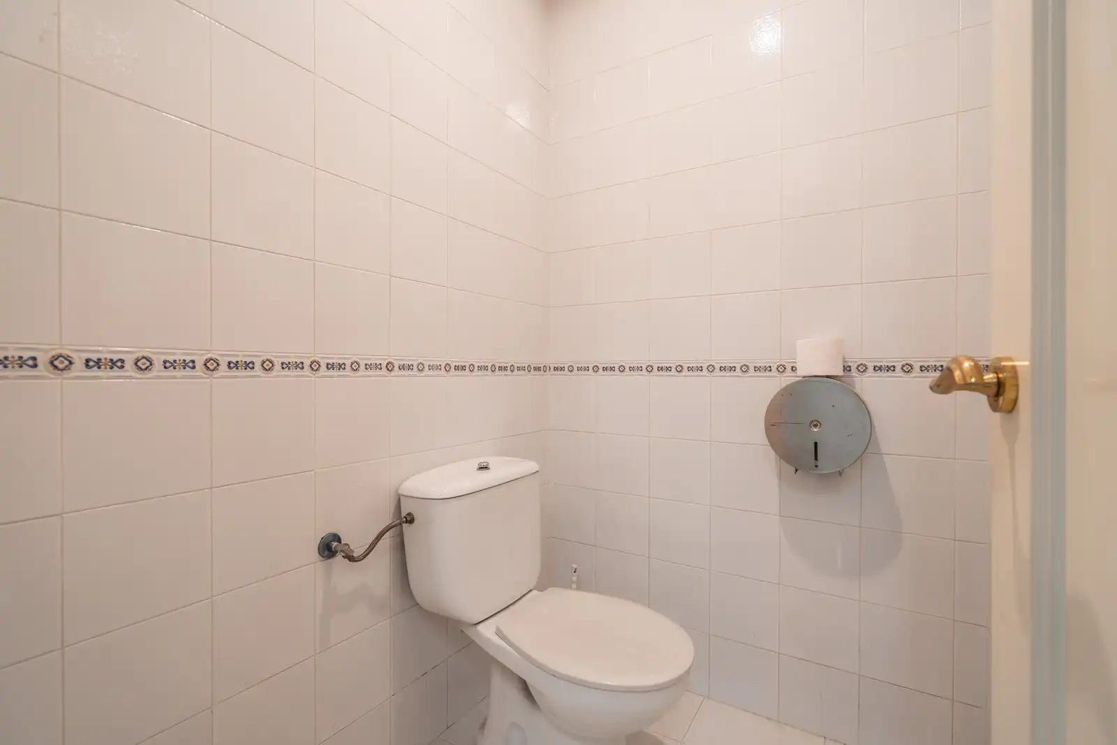 Badezimmer von Fabrikhallen zur Miete in Móstoles