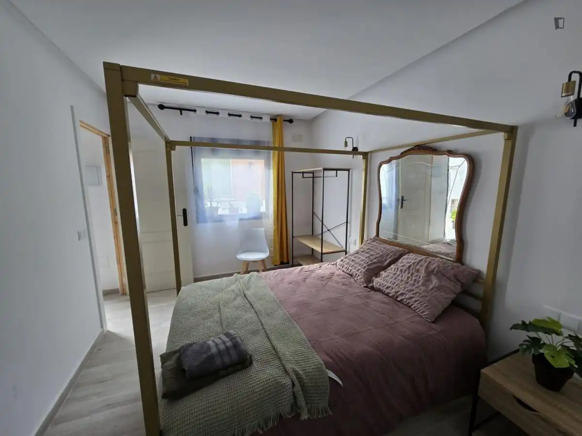 Habitación de Casa o chalet de alquiler en Madrid con Aire acondicionado, Amueblado y Lavadora