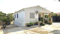 Vista exterior de Casa o xalet en venda en Llíria amb Aire condicionat, Terrassa i Piscina