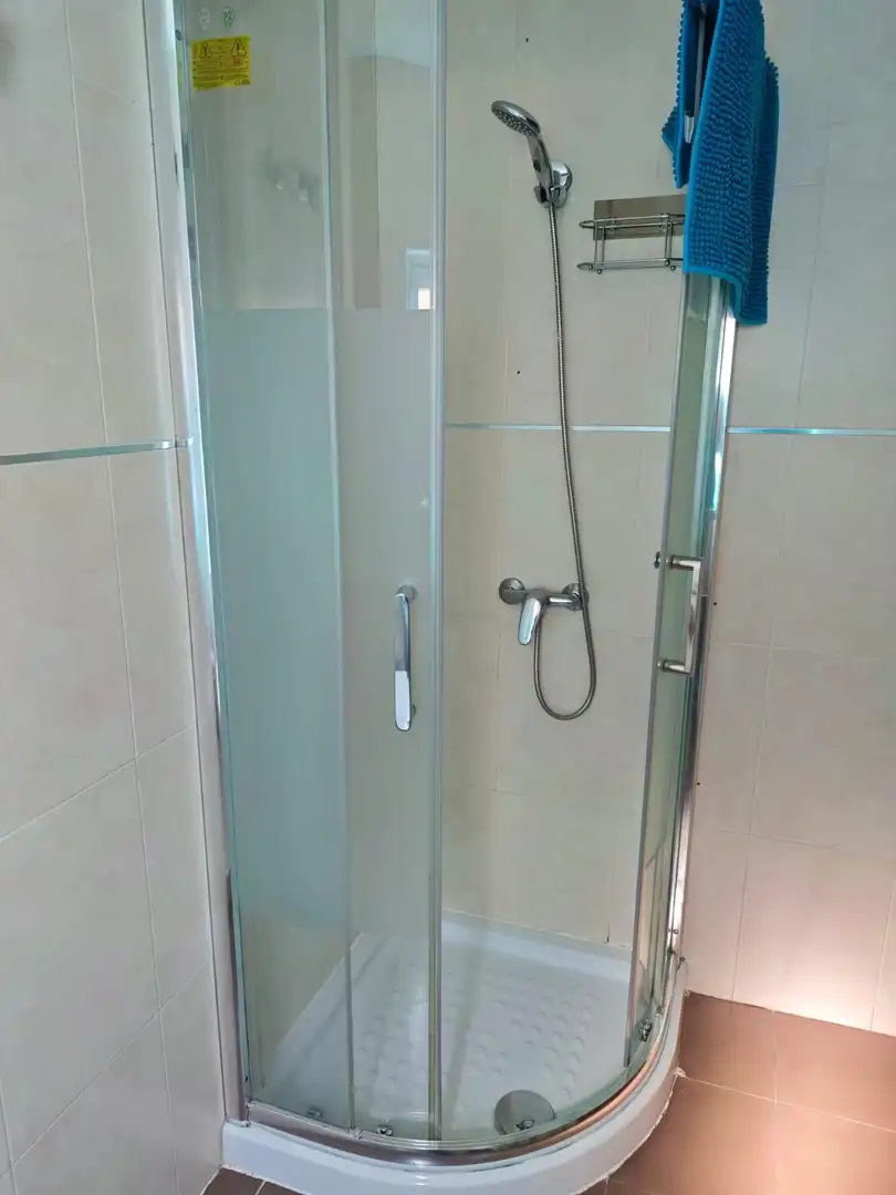 Badezimmer von Wohnung zur Miete in Granada mit Privatgarten, Möbliert und Balkon