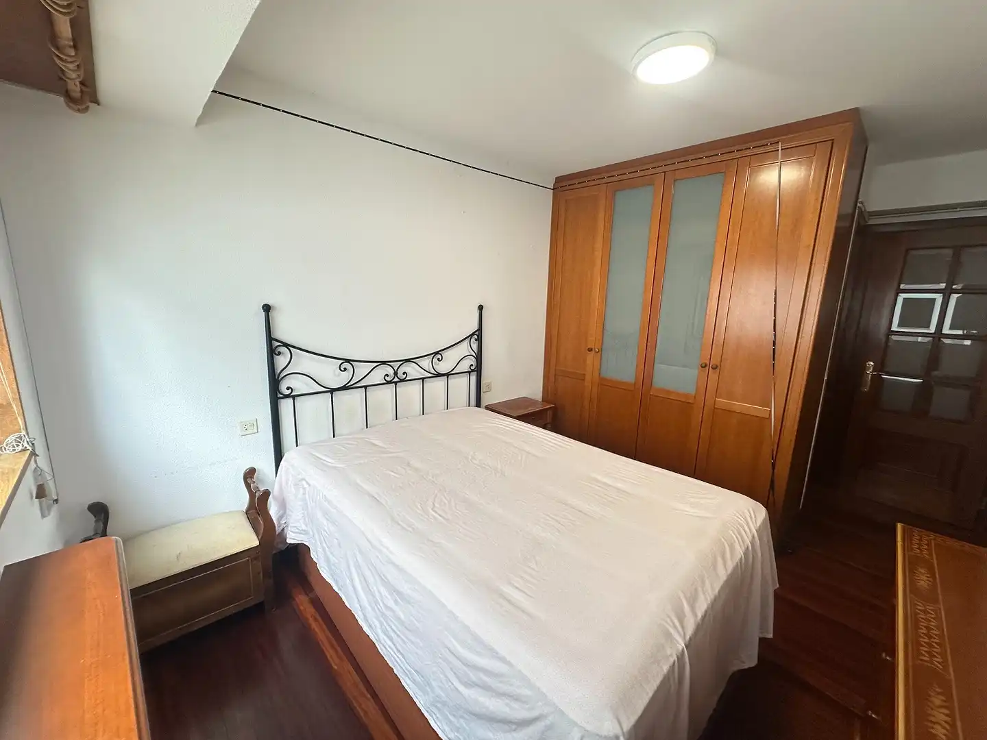 Dormitori de Apartament en venda en Santiago de Compostela  amb Calefacció i Moblat