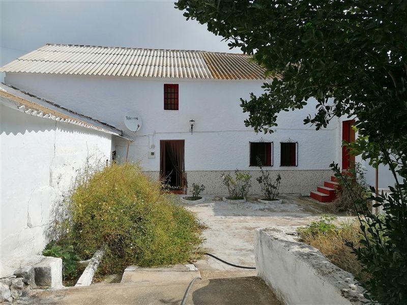 Vista exterior de Finca rústica en venda en Teba amb Moblat