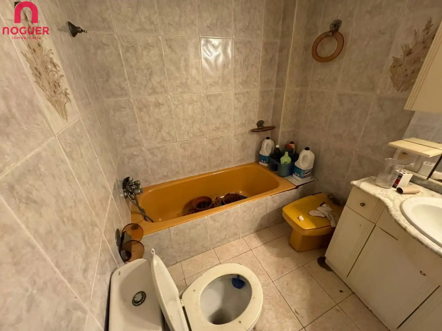 Bany de Casa o xalet en venda en Córdoba amb Terrassa i Balcó