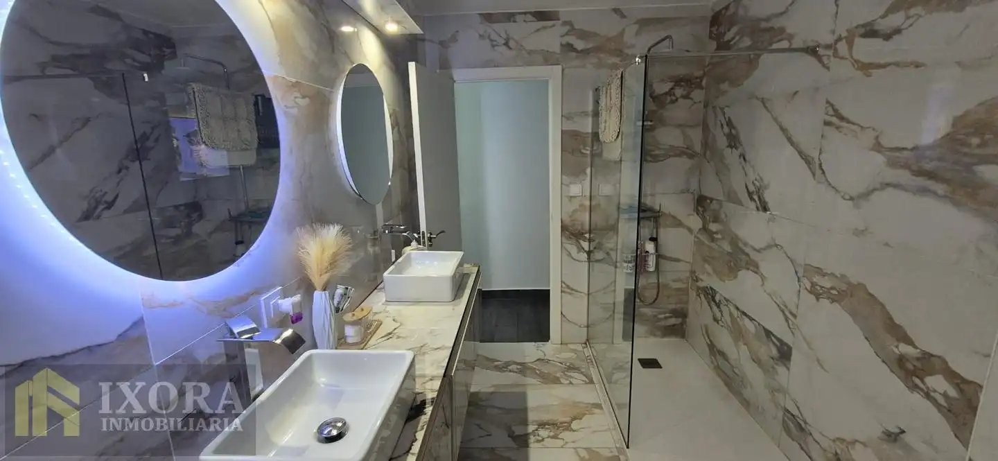 Flat with lift for sale in Calle Fernando de Herrera, imagen 4