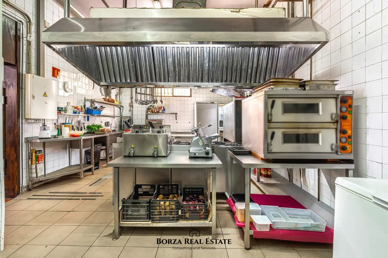 Cuina de Local de lloguer en Granadilla de Abona amb Aire condicionat i Moblat