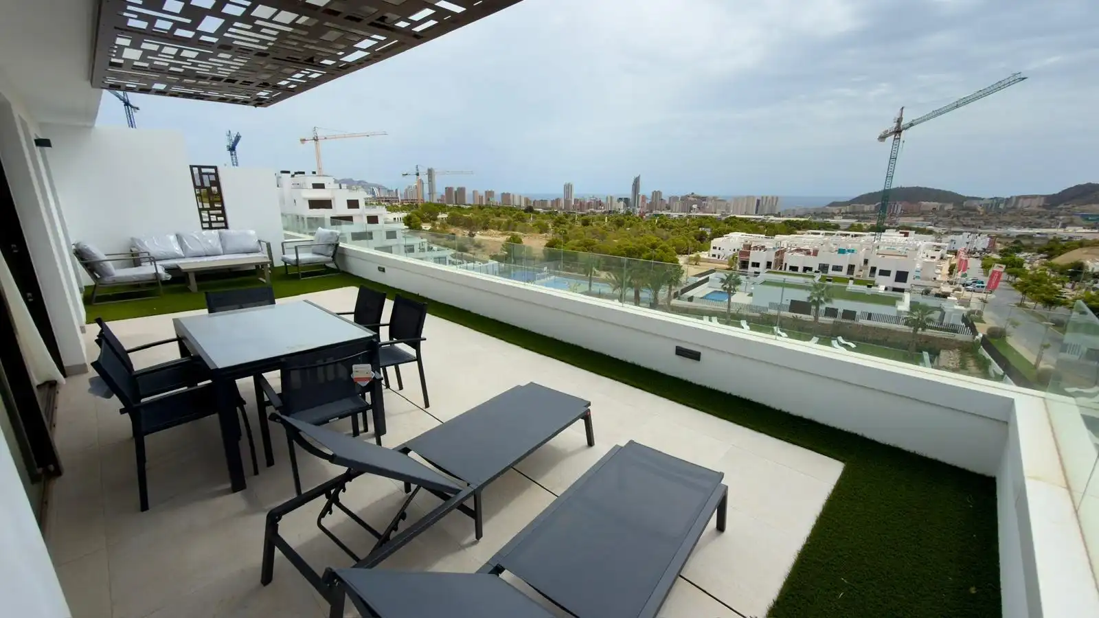 Terrassa de Apartament de lloguer en Finestrat amb Aire condicionat, Jardí privat i Terrassa