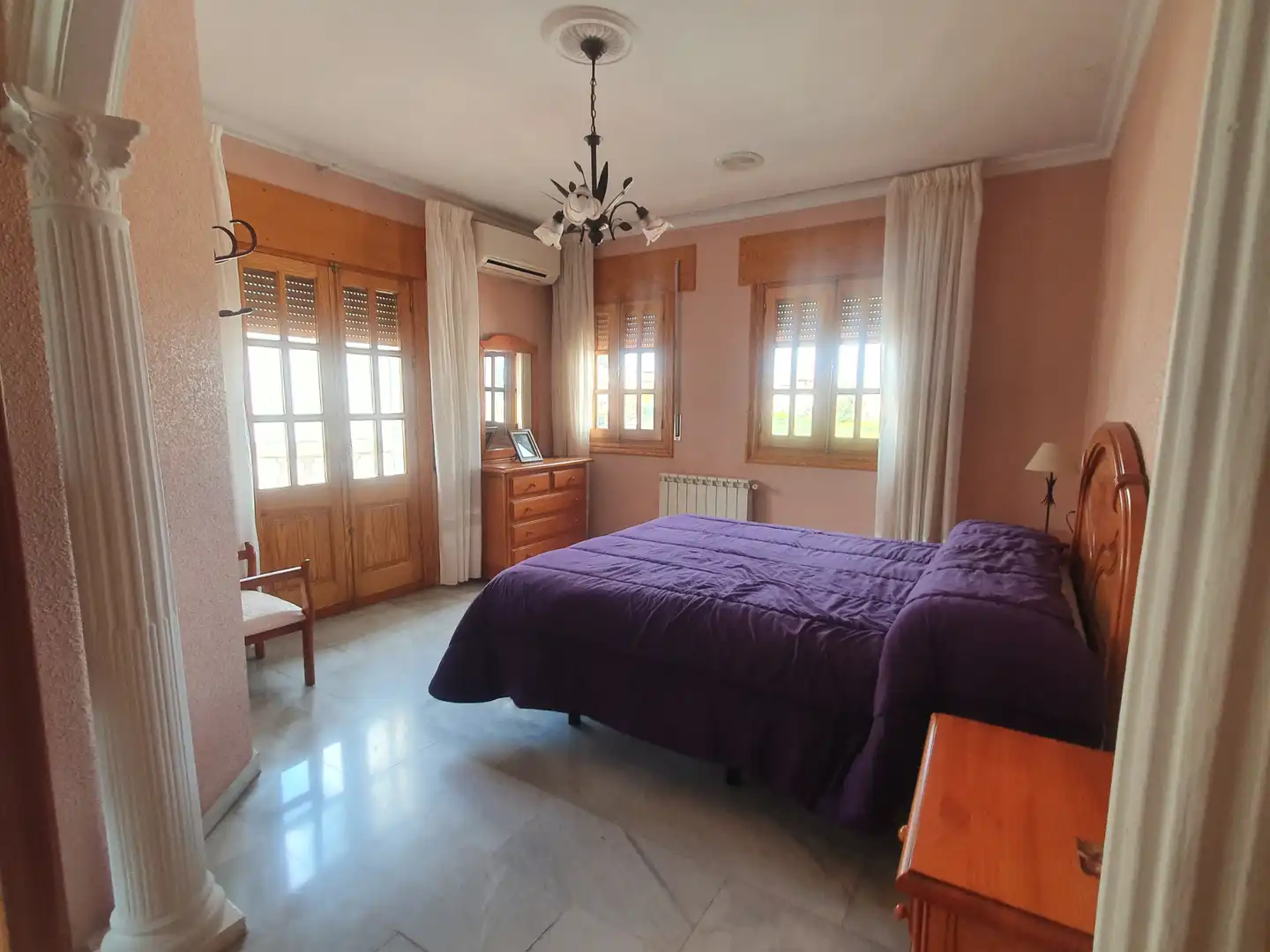 Dormitori de Casa o xalet en venda en Guadix amb Aire condicionat, Calefacció i Terrassa
