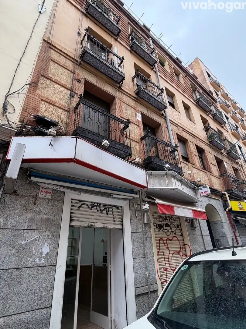 Vista exterior de Local en venta en Madrid