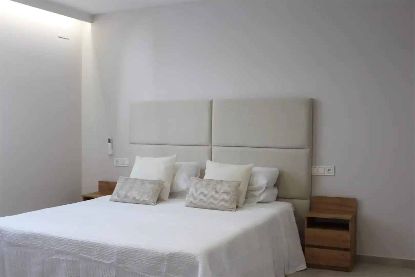 Dormitori de Casa o xalet de lloguer en Benalup-Casas Viejas amb Aire condicionat i Piscina