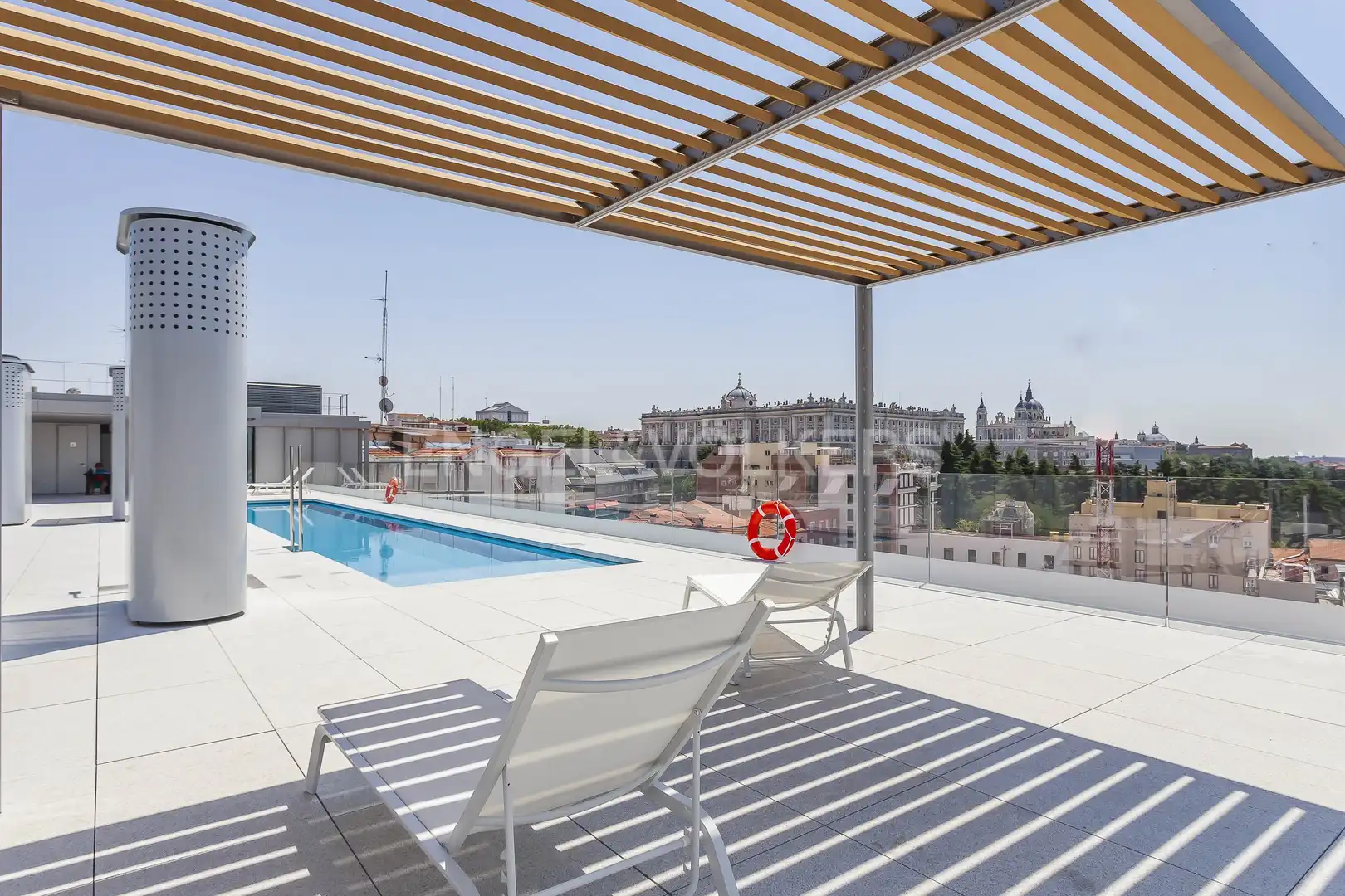 Piscina de Piso de alquiler en Madrid con Aire acondicionado, Calefacción y Terraza