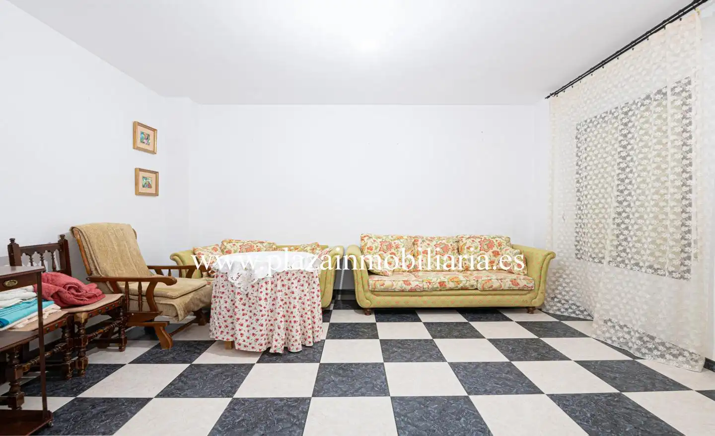 Sala de estar de Planta baja en venta en Lucena con Terraza y Trastero