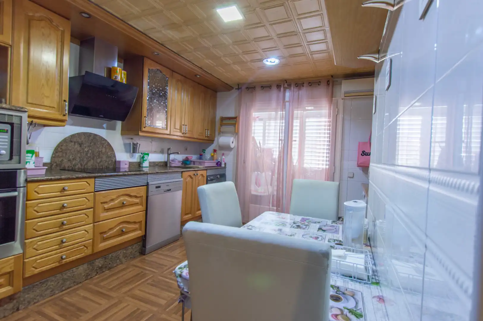 Cocina de Casa adosada en venta en Alcalá de Henares con Aire acondicionado, Calefacción y Terraza