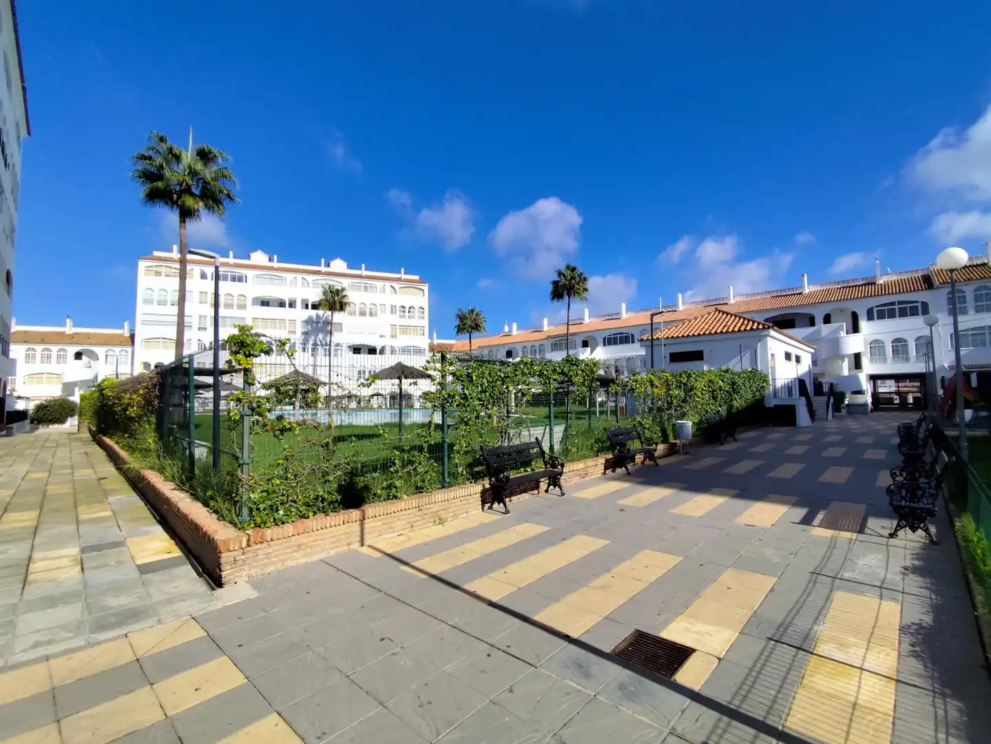 Vista exterior de Piso en venta en El Portil con Calefacción, Terraza y Piscina