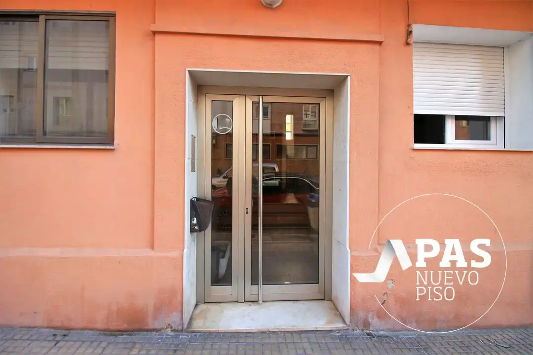 Exterior view of Flat for sale in Dos Hermanas  with Heating