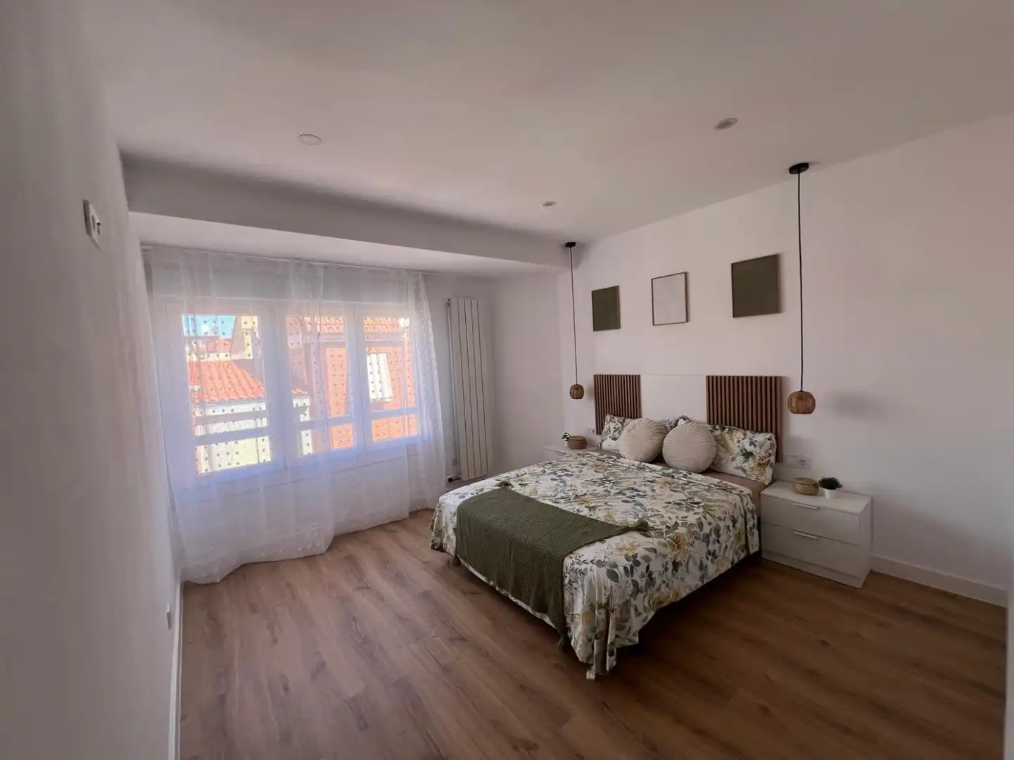 Bedroom of Flat for sale in  Logroño  with Heating, Furnished and Balcony