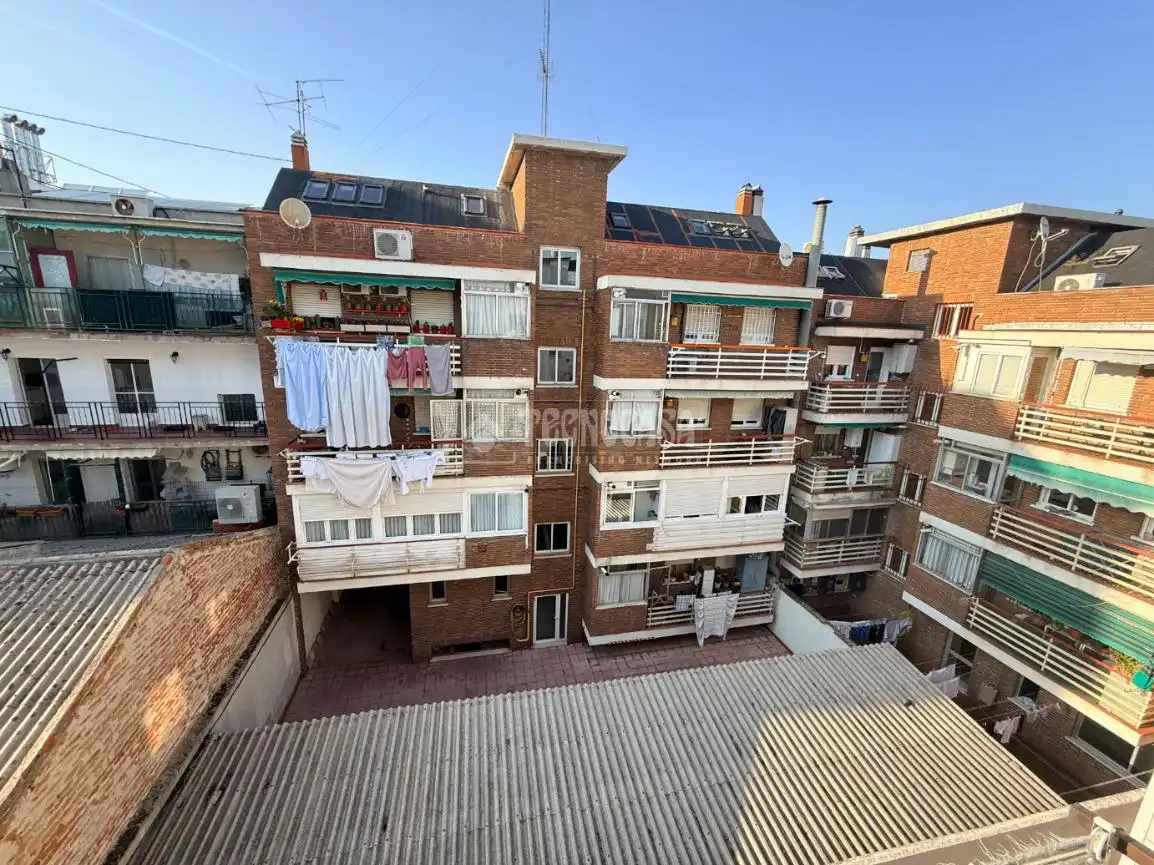 Vista exterior de Piso en venta en Madrid