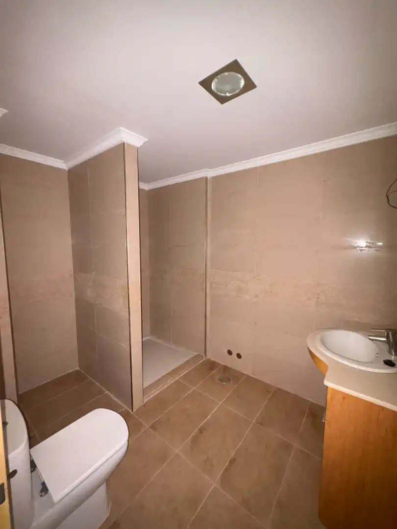 Badezimmer von Wohnung zum Verkauf in Los Alcázares mit Balkon