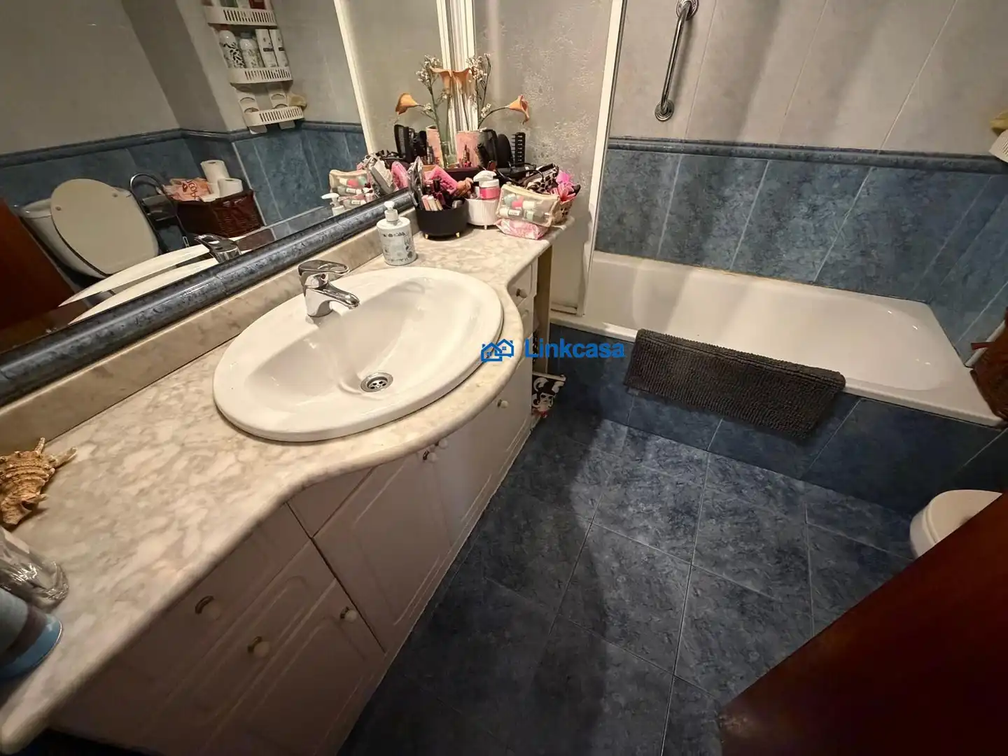 Bathroom of Flat for sale in Fuenlabrada  with Air Conditioner, Heating and Balcony