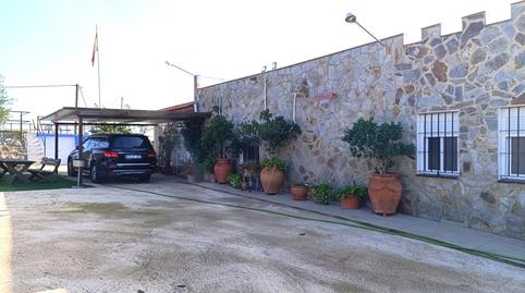 Foto 5 de Casa o xalet en venda a Camino Zarzaluenga, Lora del Río, Sevilla