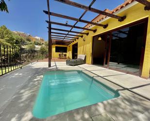 Vista exterior de Casa o xalet de lloguer en Ingenio amb Aire condicionat, Terrassa i Piscina