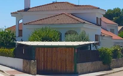 Exterior view of House or chalet for sale in Fuente El Saz de Jarama  with Air Conditioner