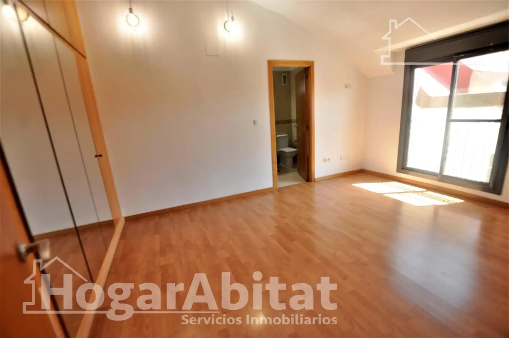 Habitación de Ático en venta en El Puig de Santa Maria con Aire acondicionado, Calefacción y Parquet