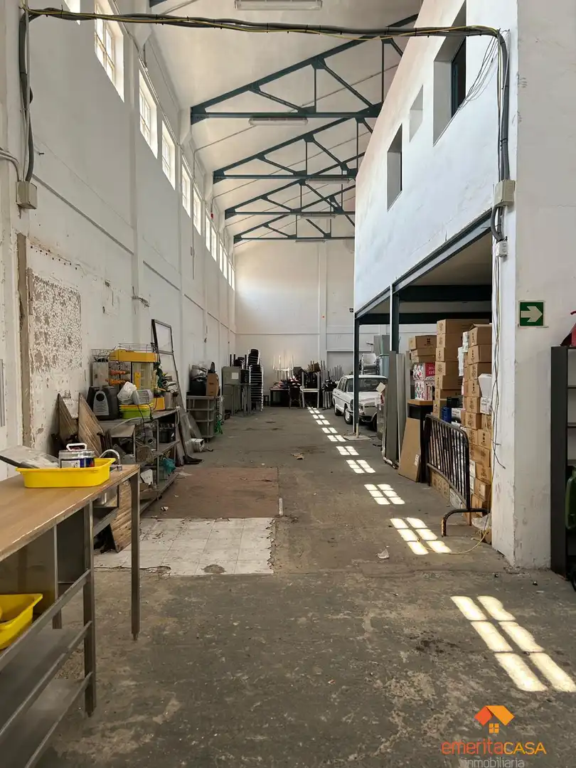Nave industrial in affitto a Oeste