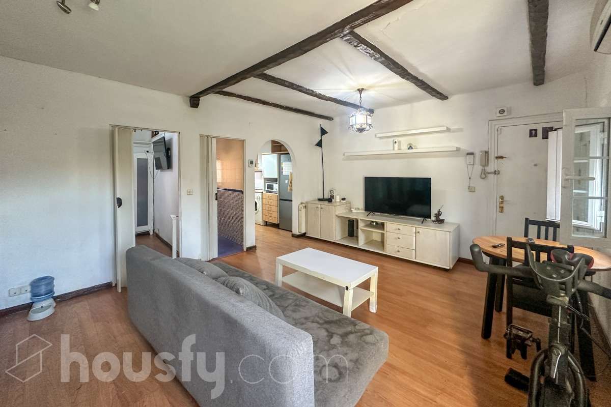 Living room of Flat for sale in  Madrid Capital  with Air Conditioner, Heating and Balcony