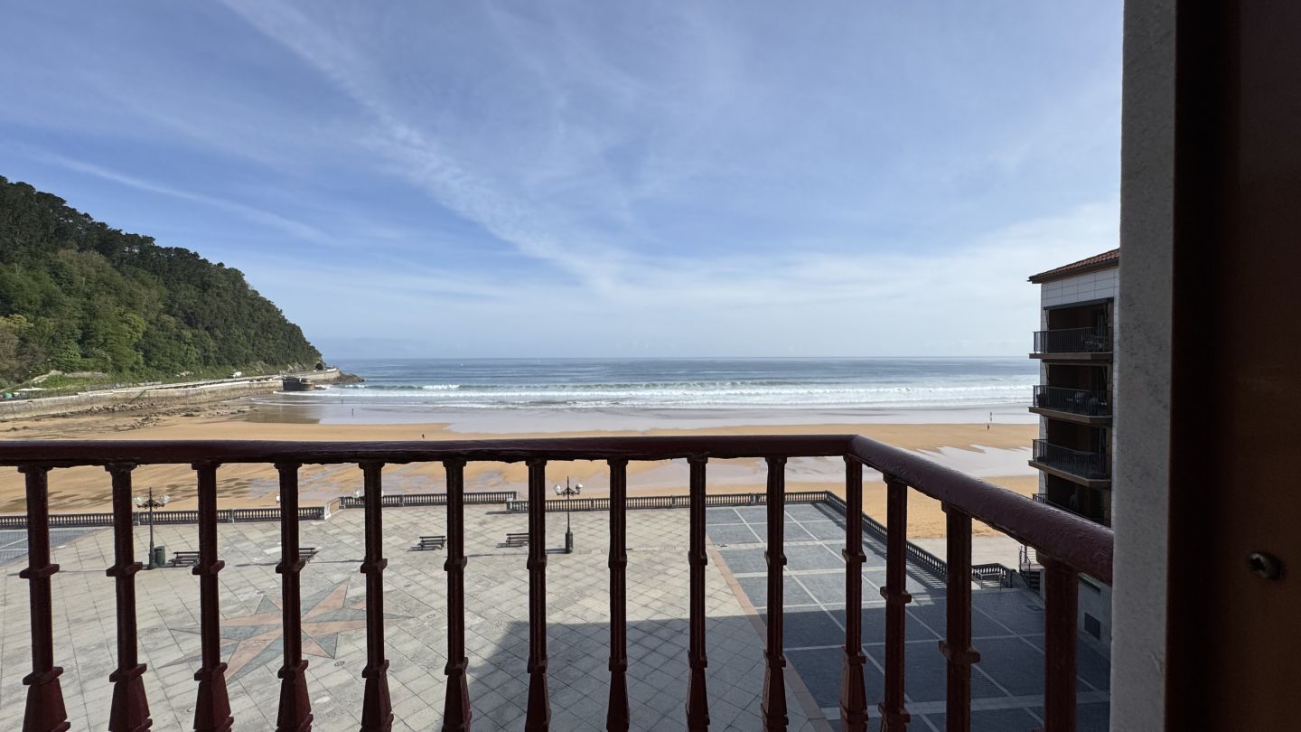 Schlafzimmer von Wohnung zum verkauf in Zarautz mit Heizung, Abstellraum und Balkon