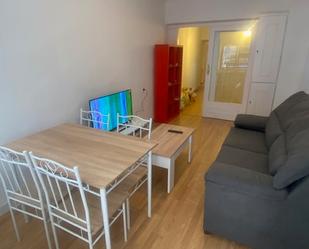 Sala d'estar de Pis de lloguer en Salamanca Capital amb Calefacció, Parquet i Moblat