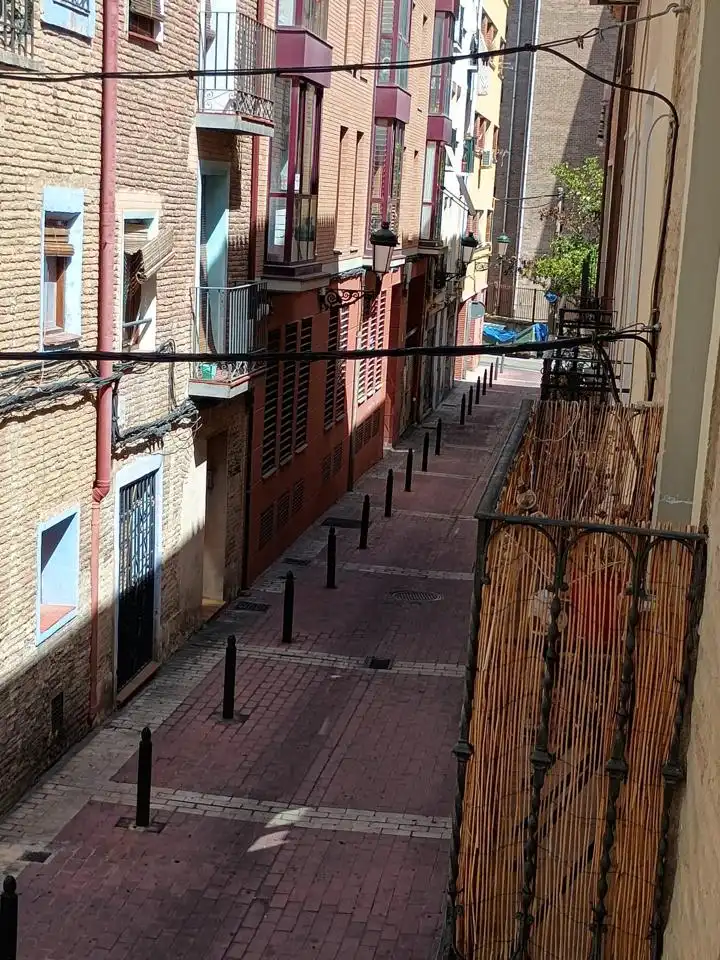 Vista exterior de Pis en venda en Zaragoza amb Calefacció i Balcó