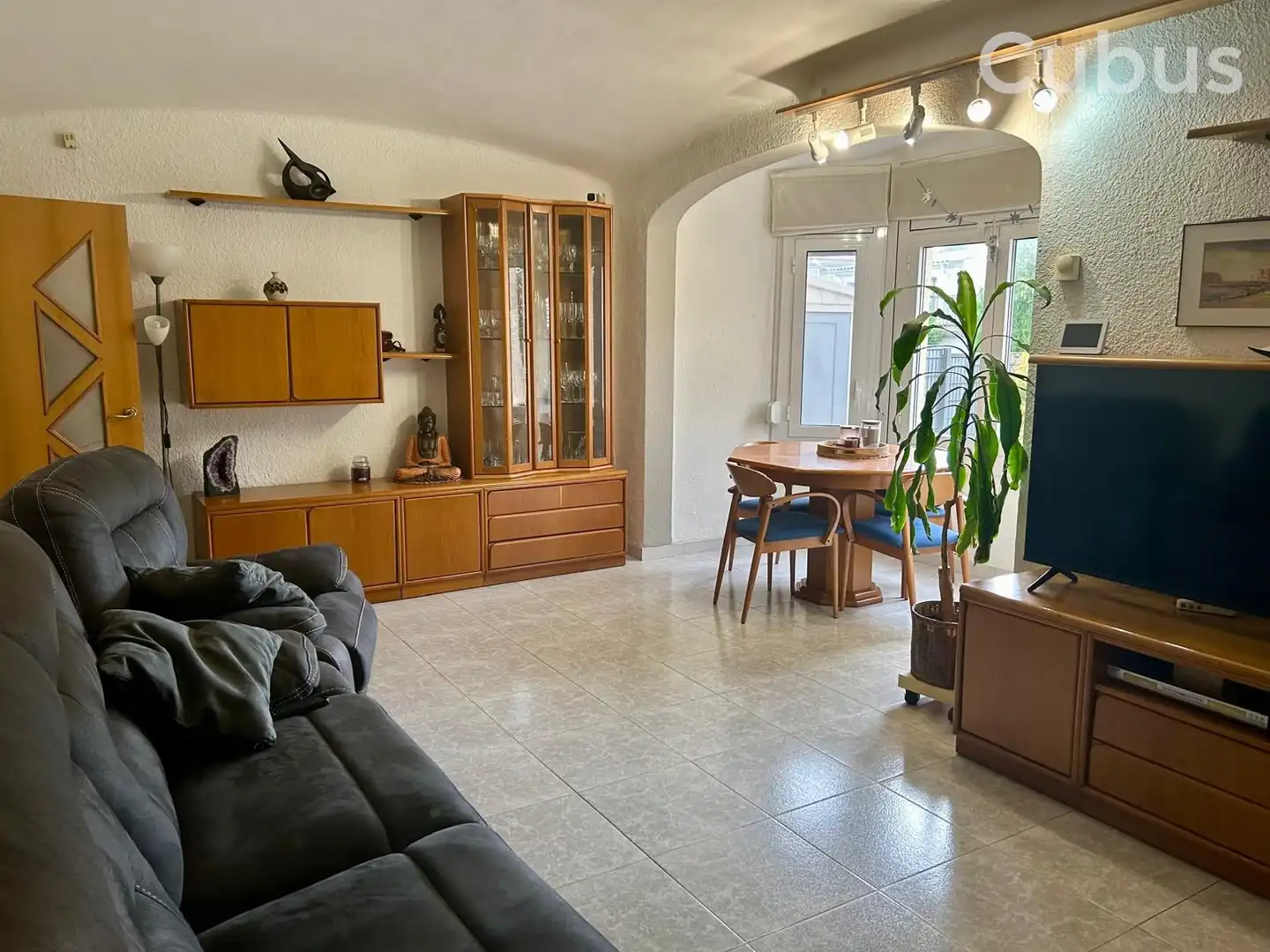 Sala d'estar de Casa adosada en venda en Olot amb Aire condicionat, Calefacció i Terrassa