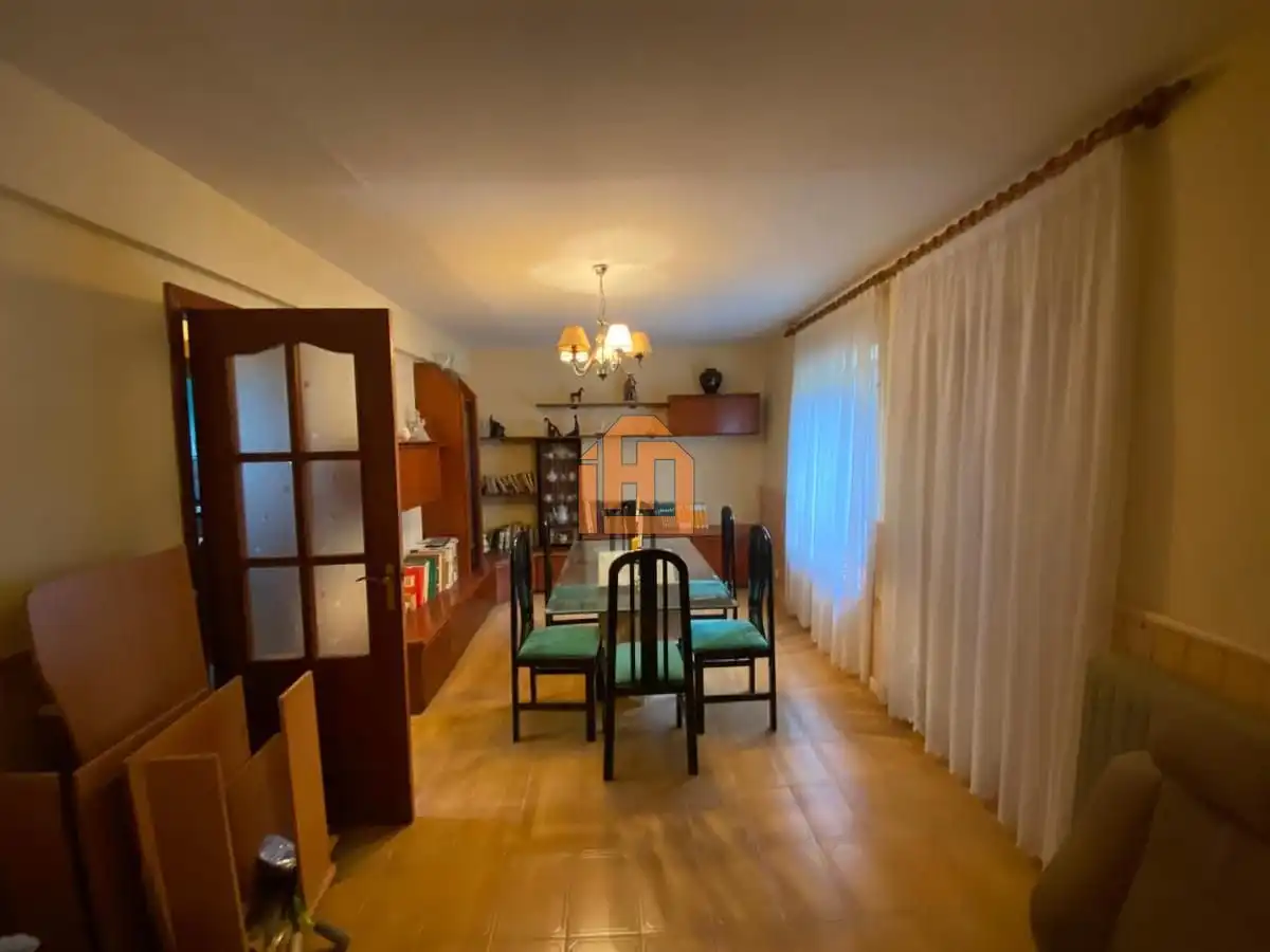 Houses for sale in Calle Canonigo Isidoro, La Pola de Gordón