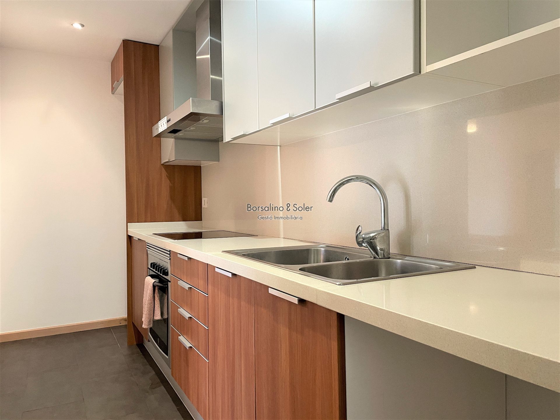 Cocina de Piso de alquiler en La Garriga con Calefacción, Parquet y Horno