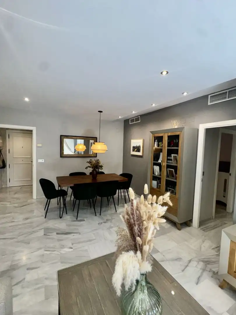 Comedor de Piso en venta en Tomares con Aire acondicionado, Calefacción y Piscina comunitaria