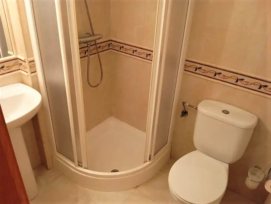 Baño de Casa o chalet de alquiler en Santa Pola con Calefacción, Terraza y Amueblado