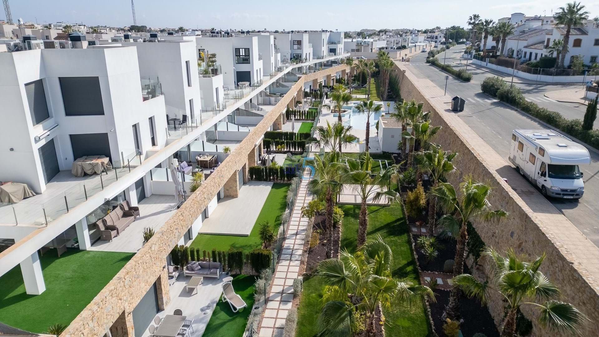 Exterior view of Flat for sale in Orihuela  with Air Conditioner, Terrace and Storage room