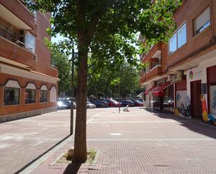 Vista exterior de Local en venda en Parla amb Terrassa