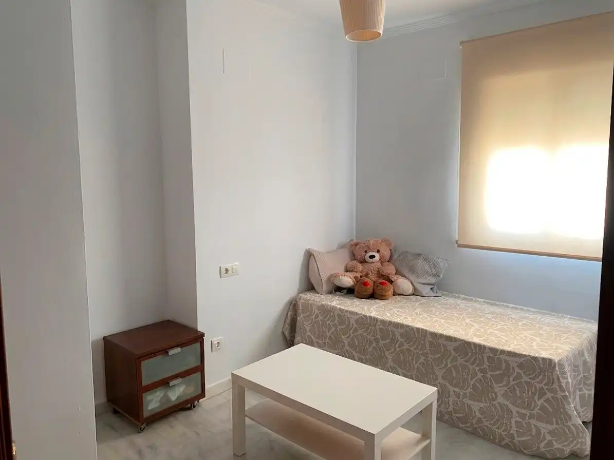 Habitación de Dúplex de alquiler en La Algaba con Terraza y Amueblado