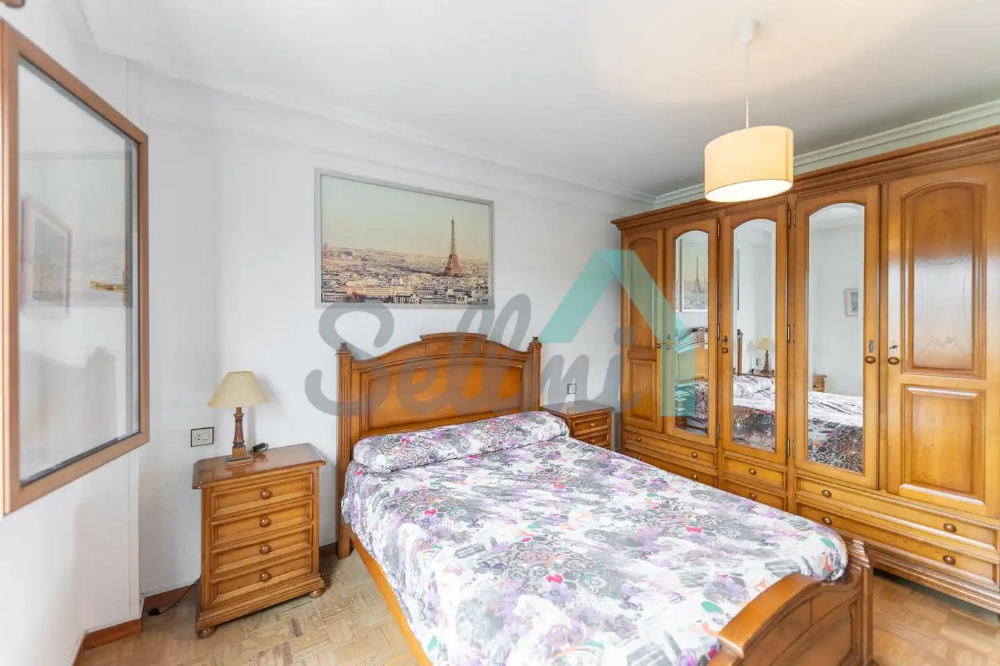 Bedroom of Flat for rent in Oviedo   with Heating, Parquet flooring and Furnished
