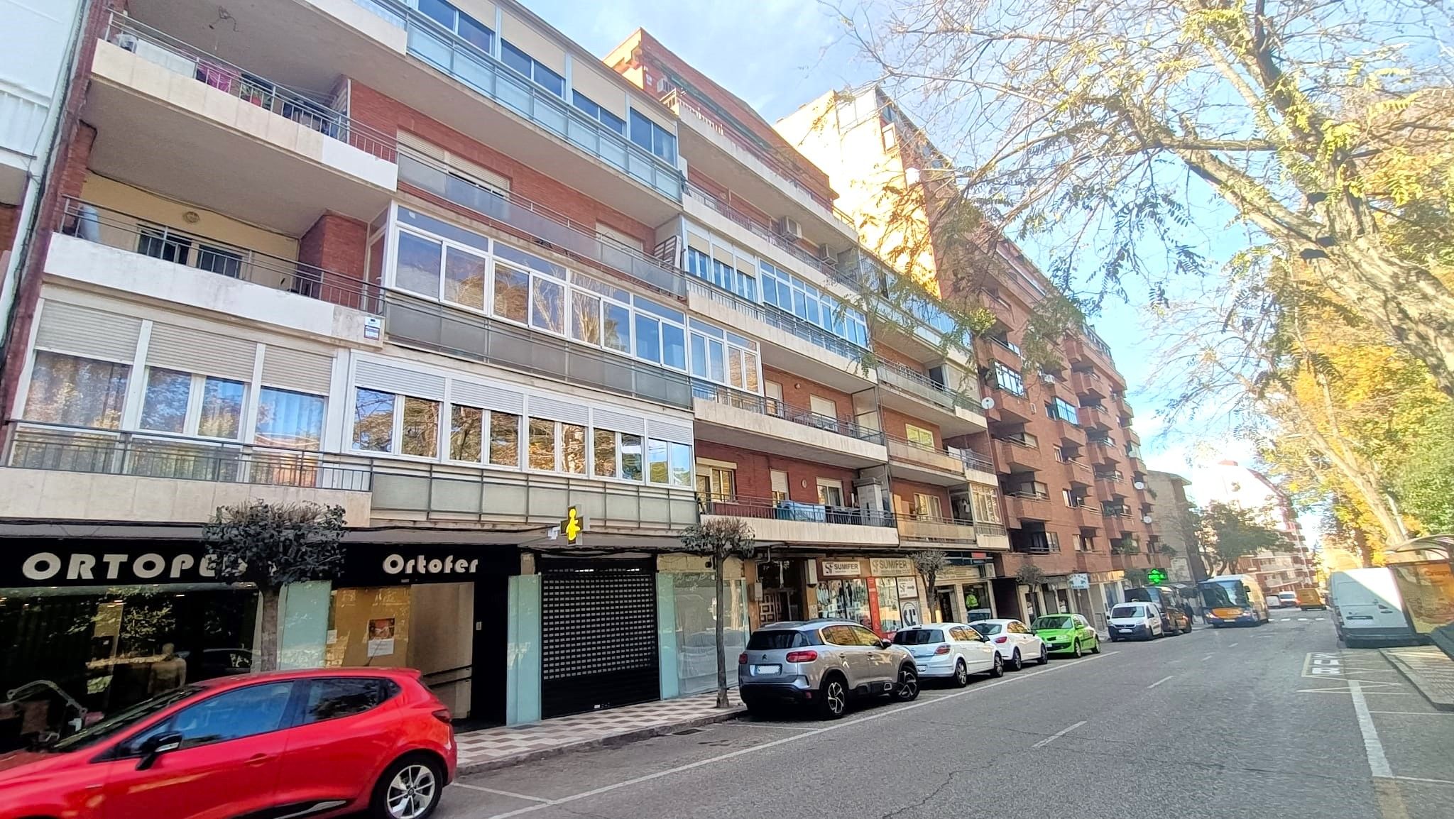 Vista exterior de Pis en venda en Guadalajara Capital amb Calefacció i Terrassa