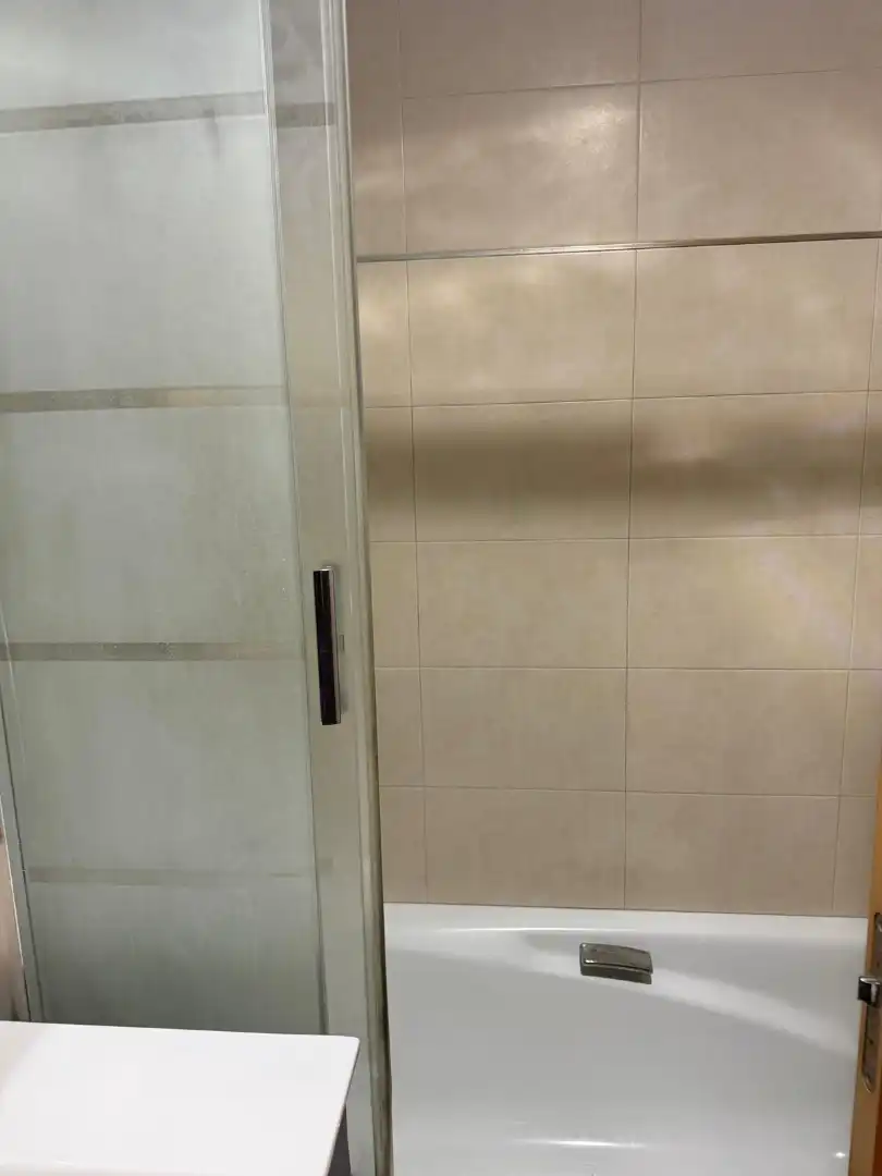 Baño de Piso en venta en Medio Cudeyo con Calefacción, Parquet y Balcón