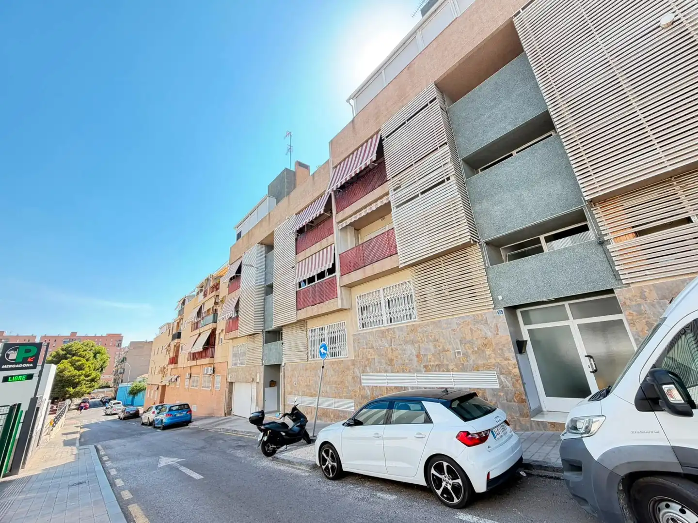 Vista exterior de Pis en venda en Alicante / Alacant amb Aire condicionat, Parquet i Traster